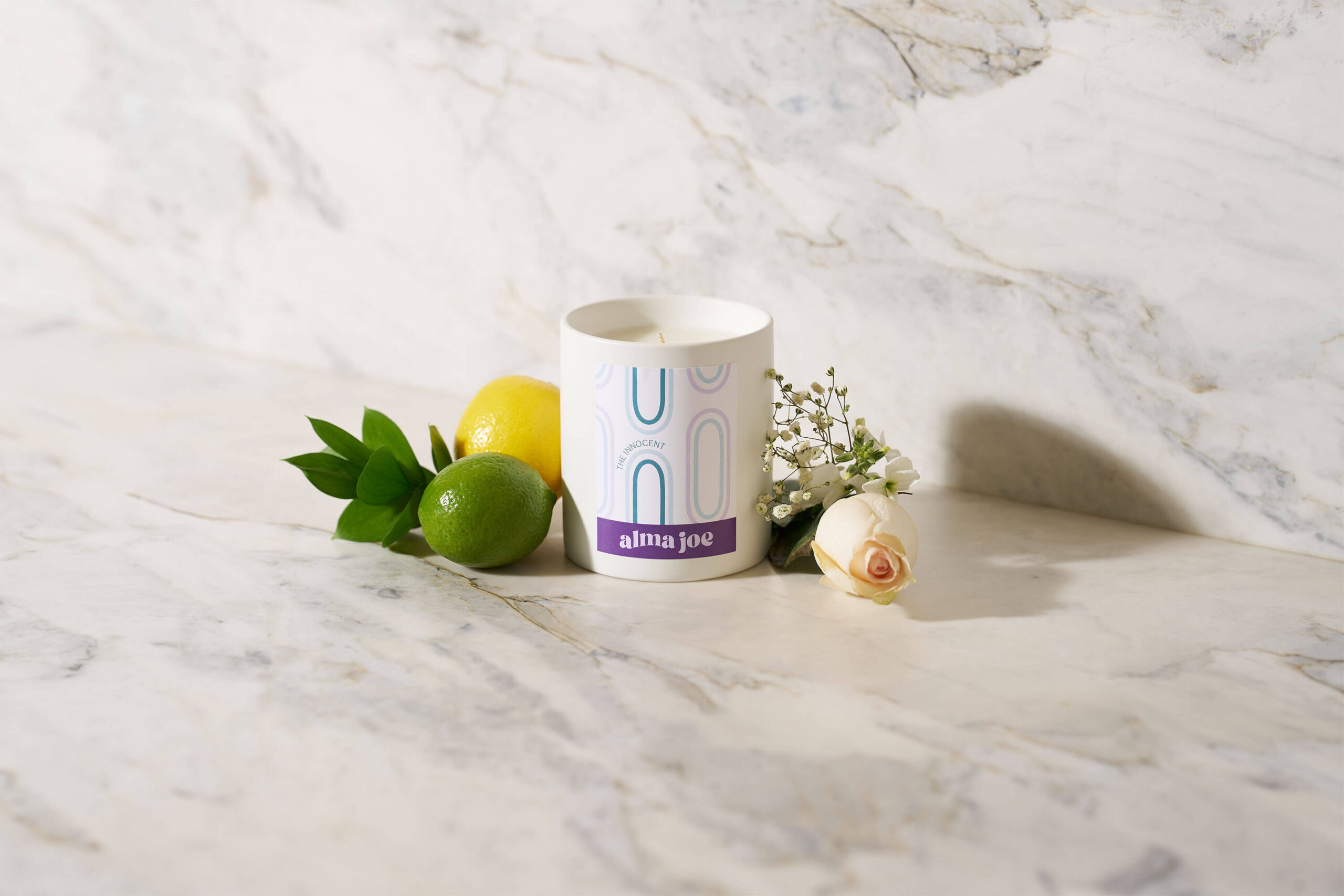 The innocent candle with citrus and flowers